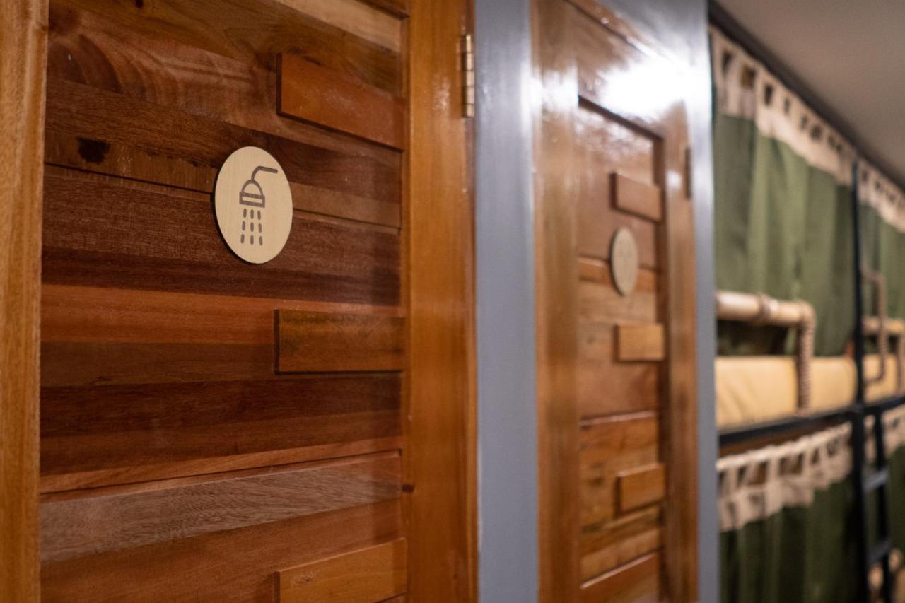 Bambam Hostel Корон Екстер'єр фото