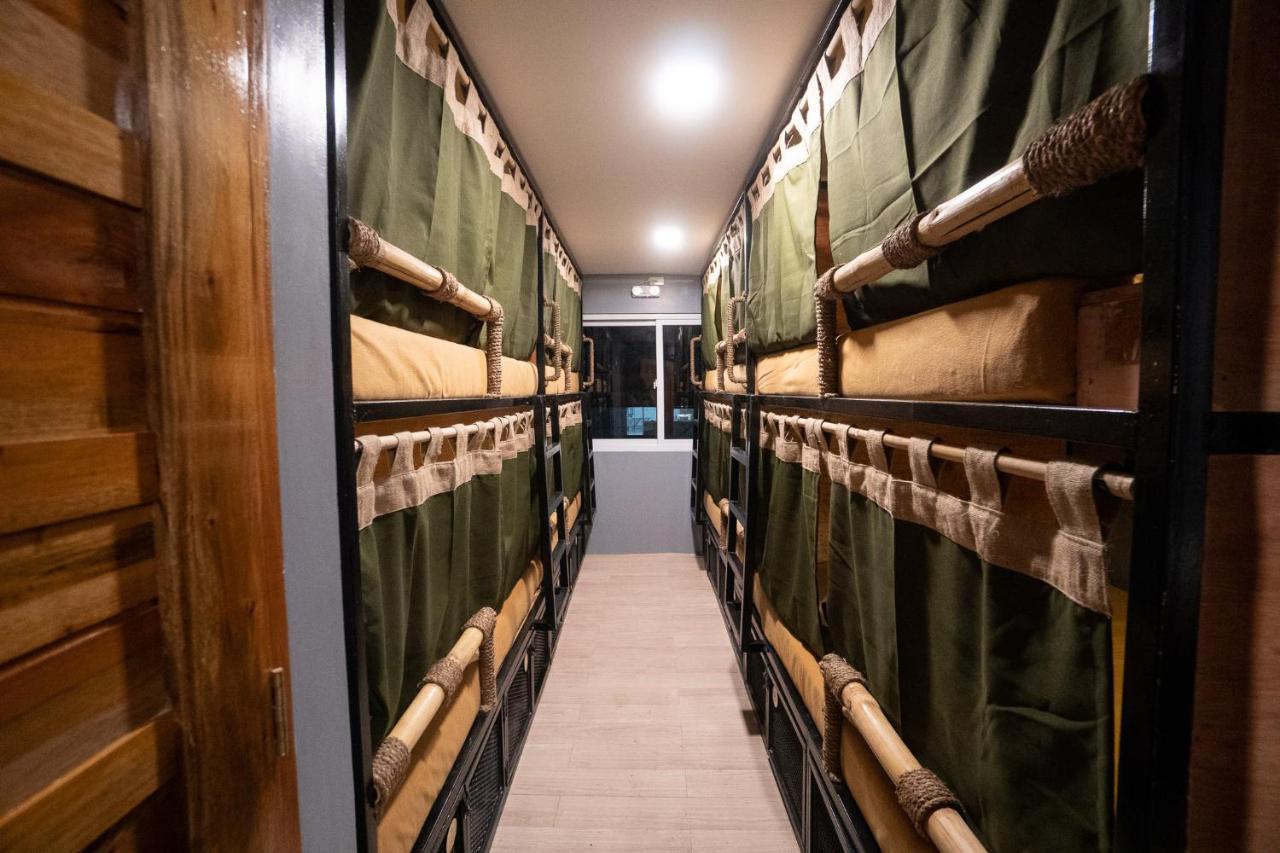 Bambam Hostel Корон Екстер'єр фото