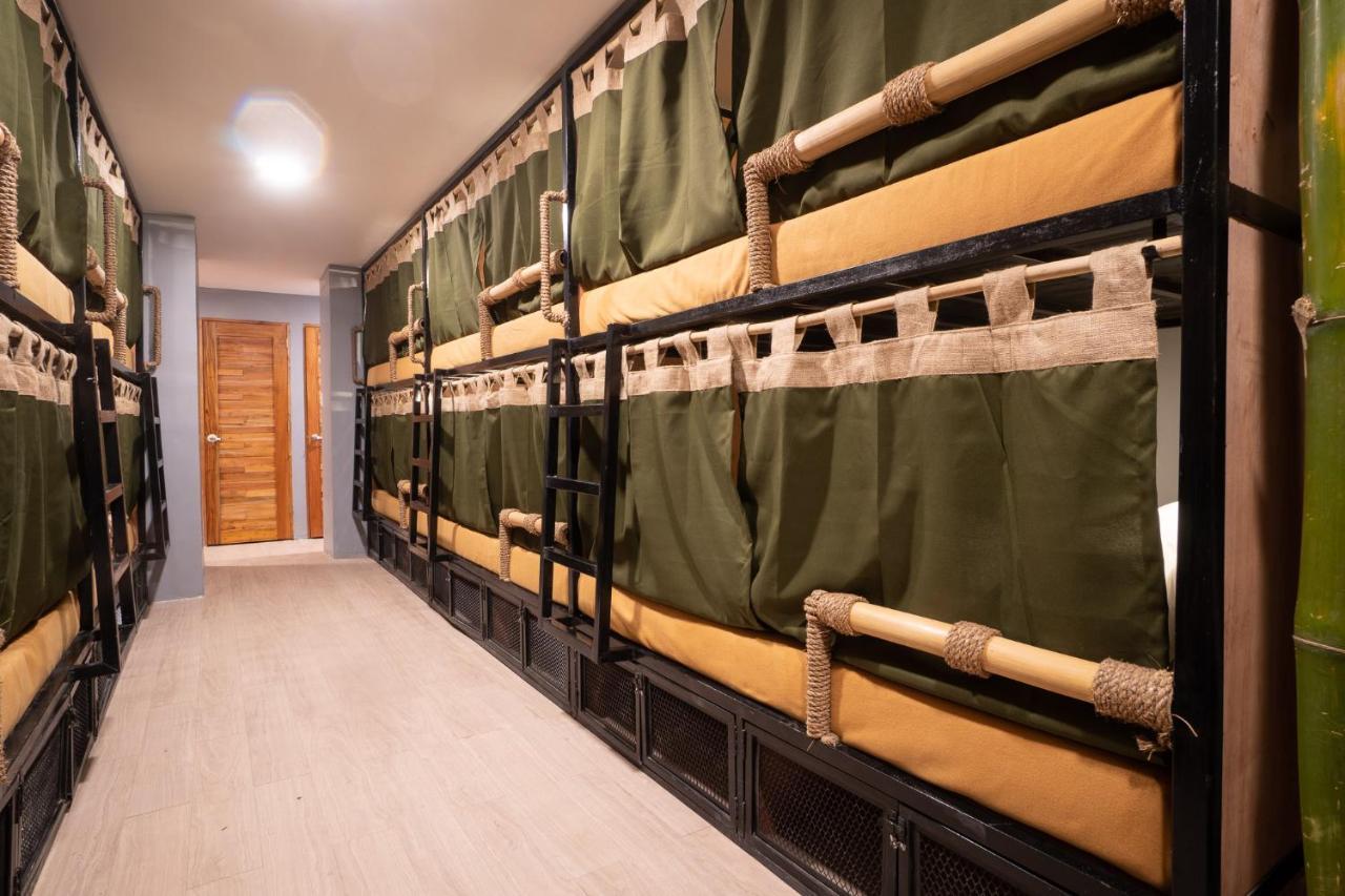 Bambam Hostel Корон Екстер'єр фото