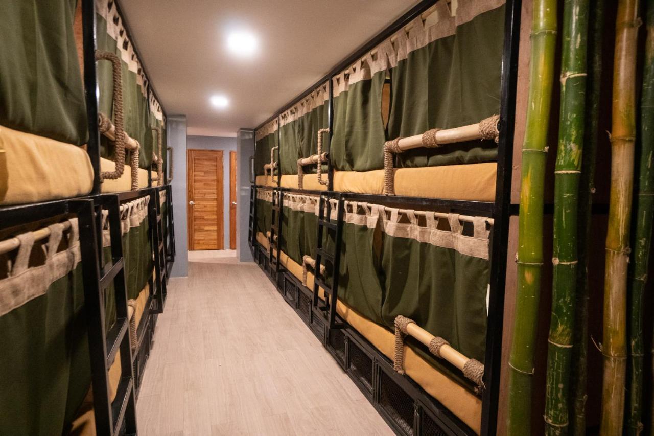 Bambam Hostel Корон Екстер'єр фото